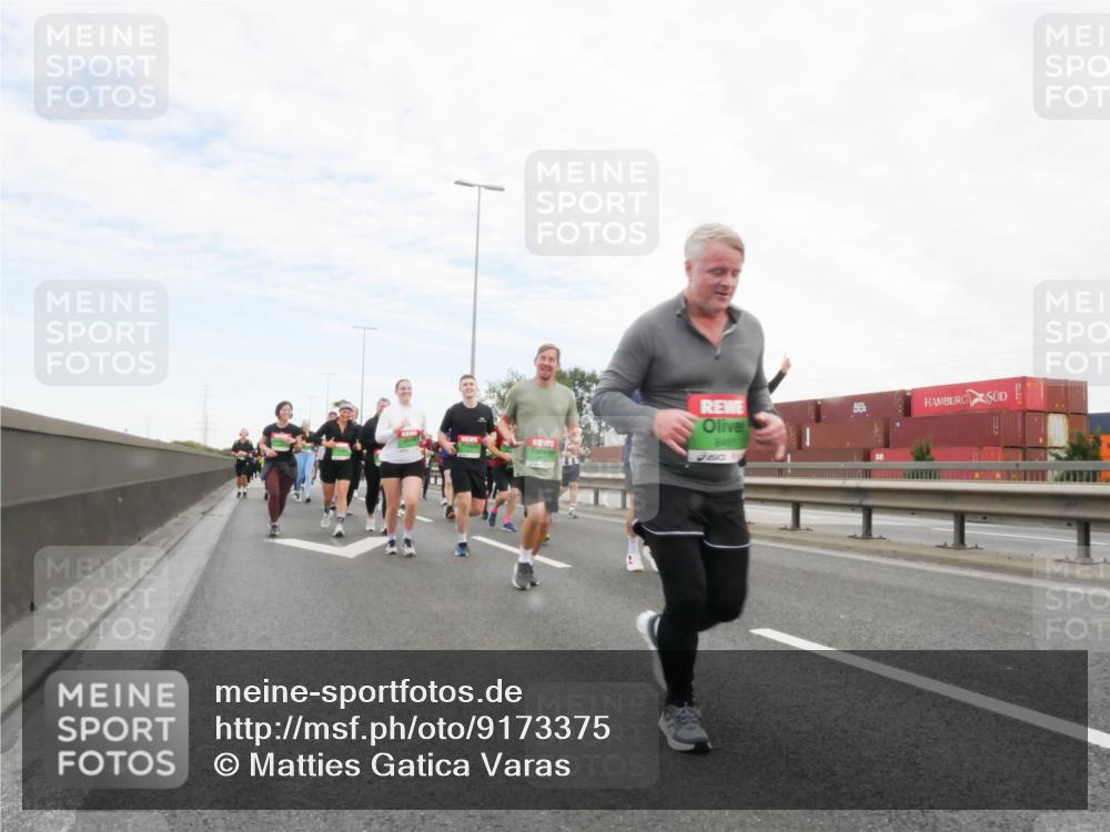 03.10.2025 - Köhlbrandbrückenlauf Matties Gatica Varas http://msf.ph/oto/9173375 03.10.2025 15:26:28 Position 3  meine-sportfotos.de