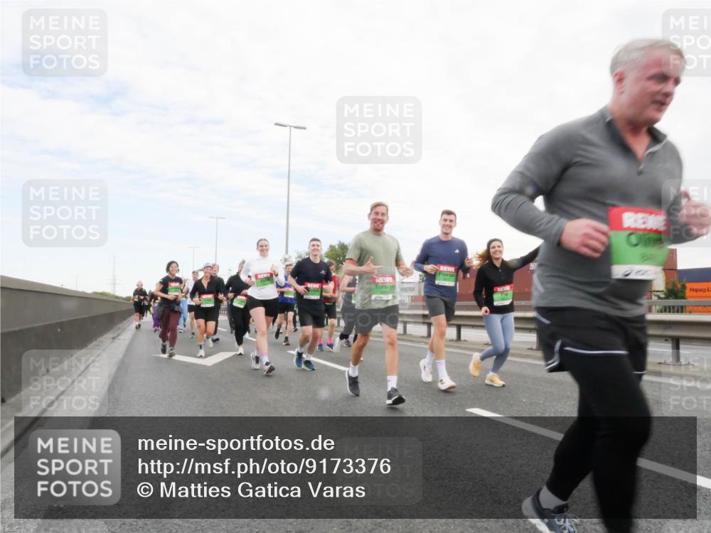 03.10.2025 - Köhlbrandbrückenlauf Matties Gatica Varas http://msf.ph/oto/9173376 03.10.2025 15:26:28 Position 3  meine-sportfotos.de