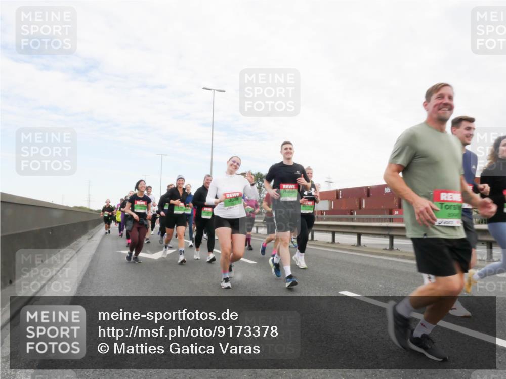 03.10.2025 - Köhlbrandbrückenlauf Matties Gatica Varas http://msf.ph/oto/9173378 03.10.2025 15:26:29 Position 3  meine-sportfotos.de