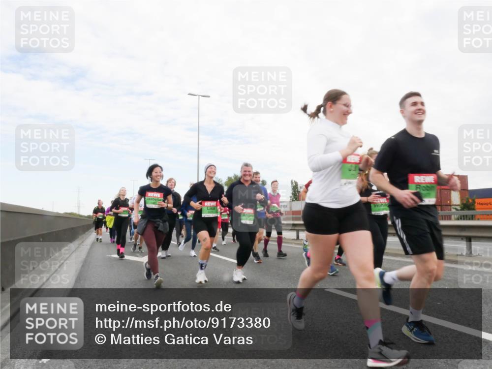 03.10.2025 - Köhlbrandbrückenlauf Matties Gatica Varas http://msf.ph/oto/9173380 03.10.2025 15:26:30 Position 3  meine-sportfotos.de