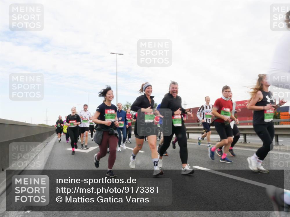 03.10.2025 - Köhlbrandbrückenlauf Matties Gatica Varas http://msf.ph/oto/9173381 03.10.2025 15:26:31 Position 3  meine-sportfotos.de