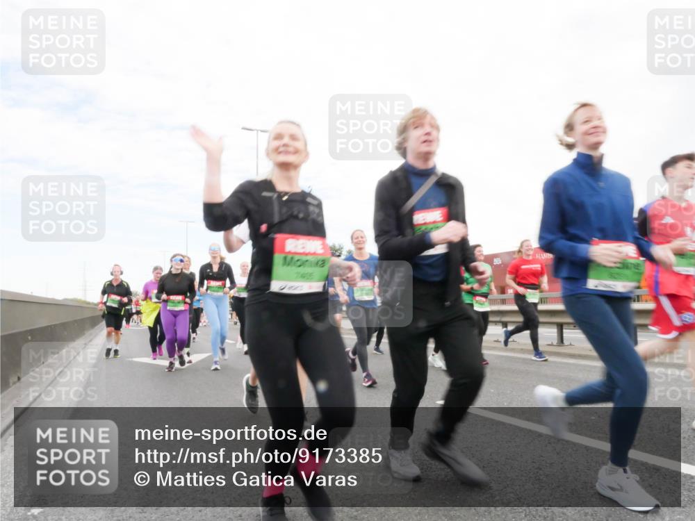 03.10.2025 - Köhlbrandbrückenlauf Matties Gatica Varas http://msf.ph/oto/9173385 03.10.2025 15:26:33 Position 3 7415 meine-sportfotos.de
