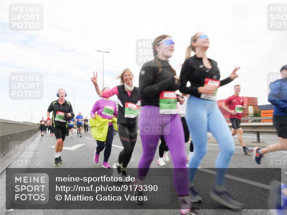 03.10.2025 - Köhlbrandbrückenlauf Matties Gatica Varas http://msf.ph/oto/9173390 03.10.2025 15:26:35 Position 3 111 meine-sportfotos.de