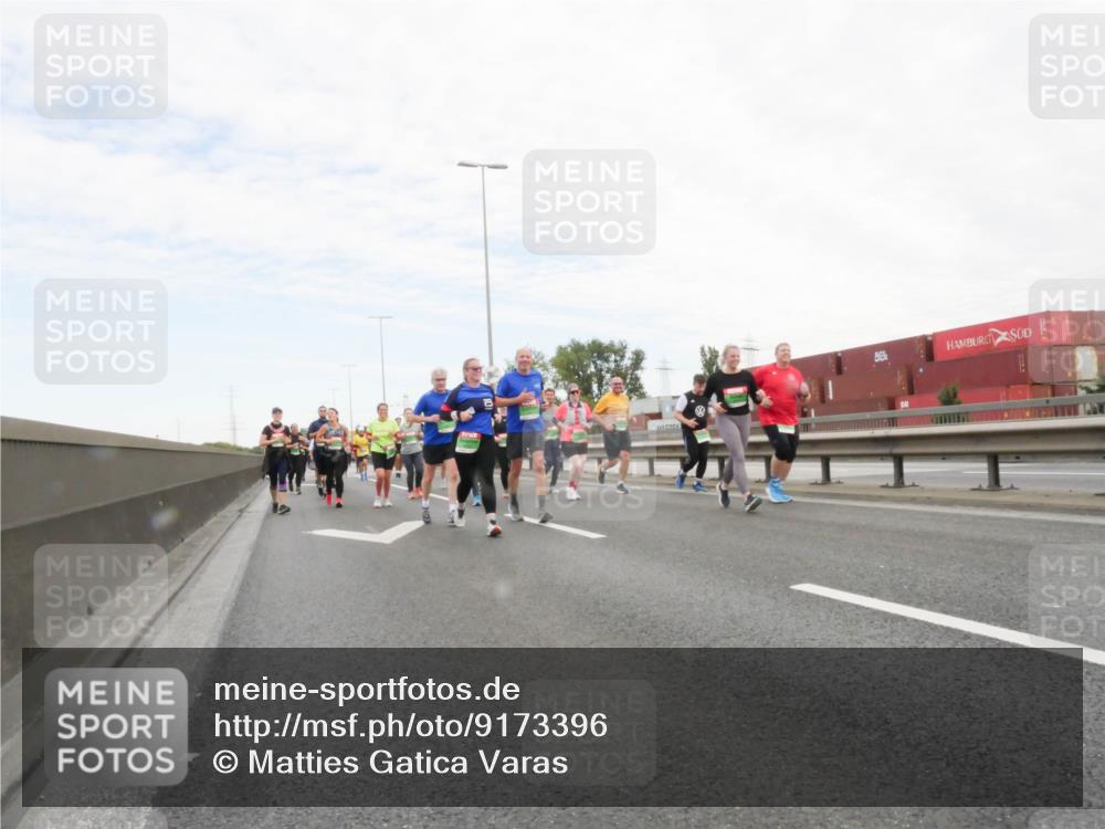 03.10.2025 - Köhlbrandbrückenlauf Matties Gatica Varas http://msf.ph/oto/9173396 03.10.2025 15:26:38 Position 3  meine-sportfotos.de
