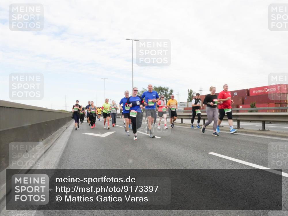 03.10.2025 - Köhlbrandbrückenlauf Matties Gatica Varas http://msf.ph/oto/9173397 03.10.2025 15:26:39 Position 3  meine-sportfotos.de
