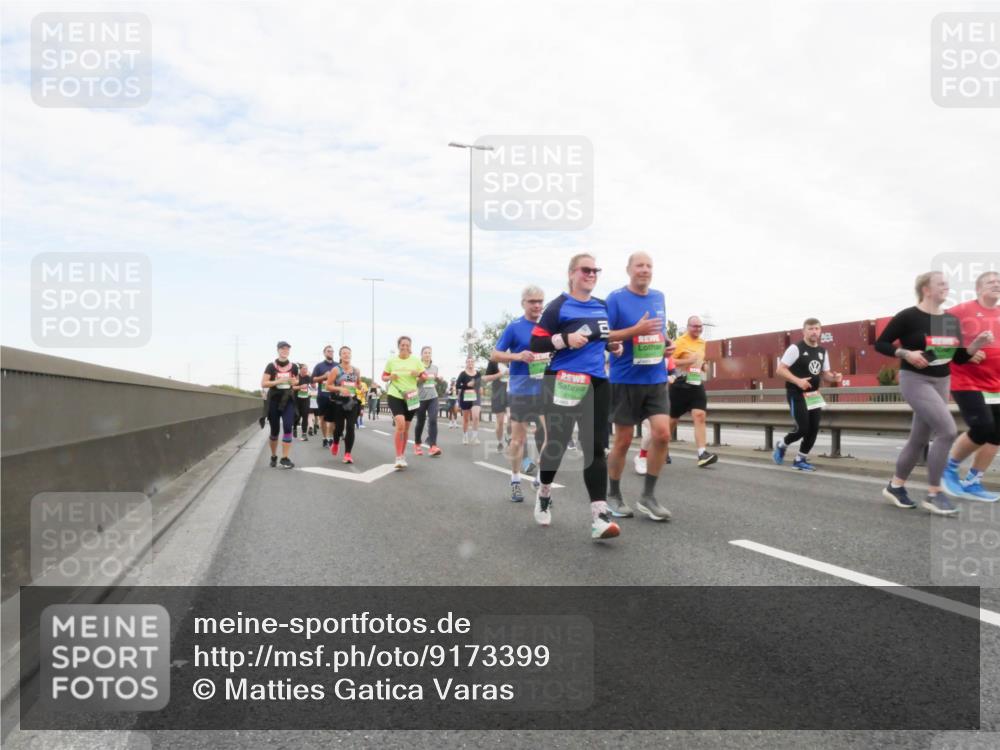 03.10.2025 - Köhlbrandbrückenlauf Matties Gatica Varas http://msf.ph/oto/9173399 03.10.2025 15:26:40 Position 3  meine-sportfotos.de