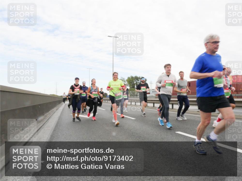 03.10.2025 - Köhlbrandbrückenlauf Matties Gatica Varas http://msf.ph/oto/9173402 03.10.2025 15:26:41 Position 3  meine-sportfotos.de