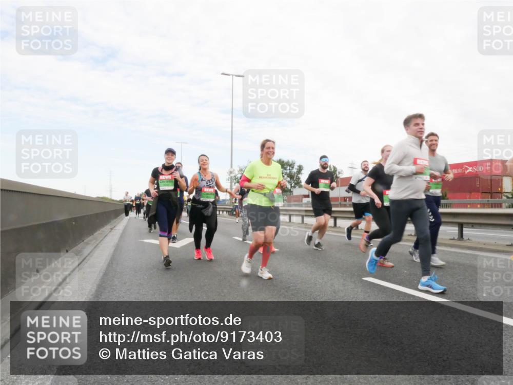 03.10.2025 - Köhlbrandbrückenlauf Matties Gatica Varas http://msf.ph/oto/9173403 03.10.2025 15:26:42 Position 3  meine-sportfotos.de
