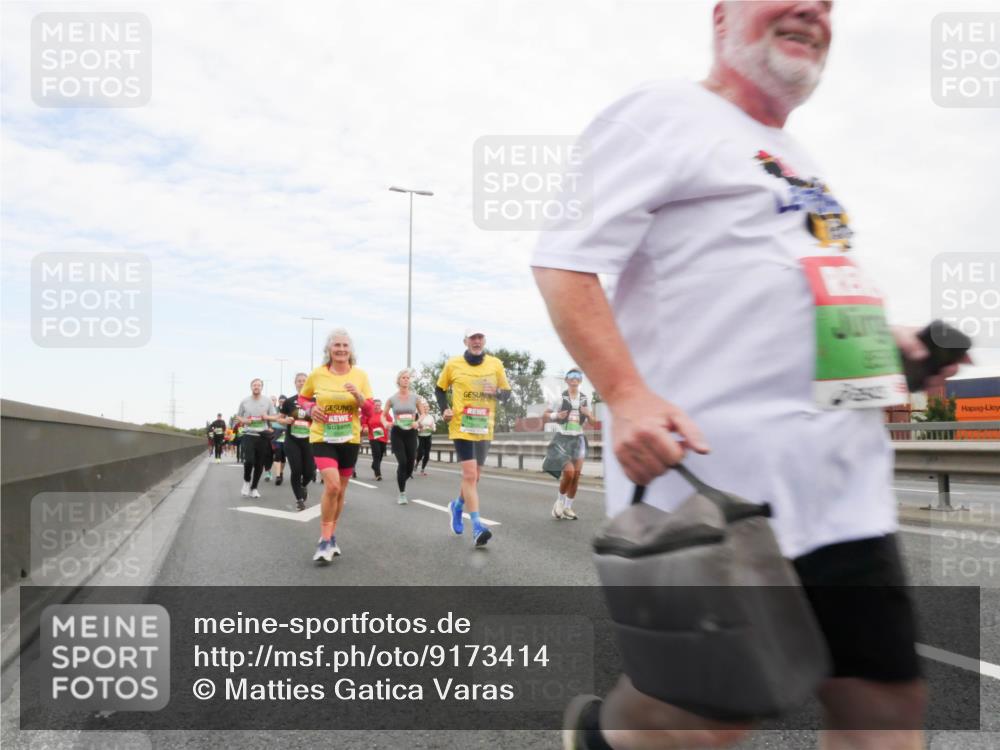 03.10.2025 - Köhlbrandbrückenlauf Matties Gatica Varas http://msf.ph/oto/9173414 03.10.2025 15:26:47 Position 3  meine-sportfotos.de