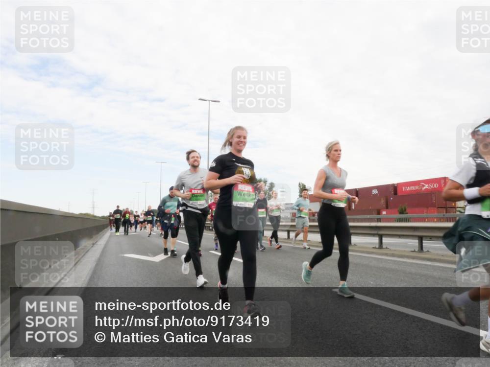 03.10.2025 - Köhlbrandbrückenlauf Matties Gatica Varas http://msf.ph/oto/9173419 03.10.2025 15:26:50 Position 3 8437 meine-sportfotos.de