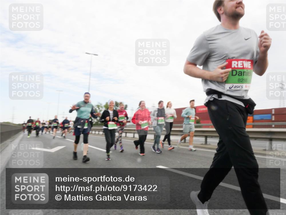 03.10.2025 - Köhlbrandbrückenlauf Matties Gatica Varas http://msf.ph/oto/9173422 03.10.2025 15:26:51 Position 3 8288 meine-sportfotos.de