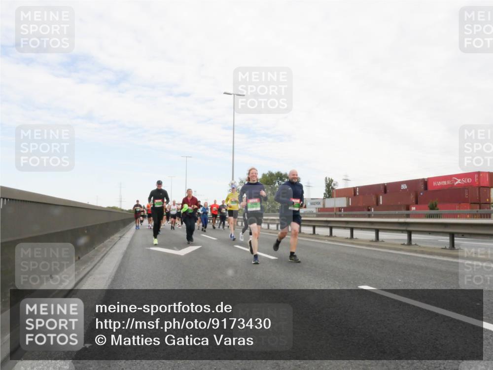 03.10.2025 - Köhlbrandbrückenlauf Matties Gatica Varas http://msf.ph/oto/9173430 03.10.2025 15:26:55 Position 3  meine-sportfotos.de