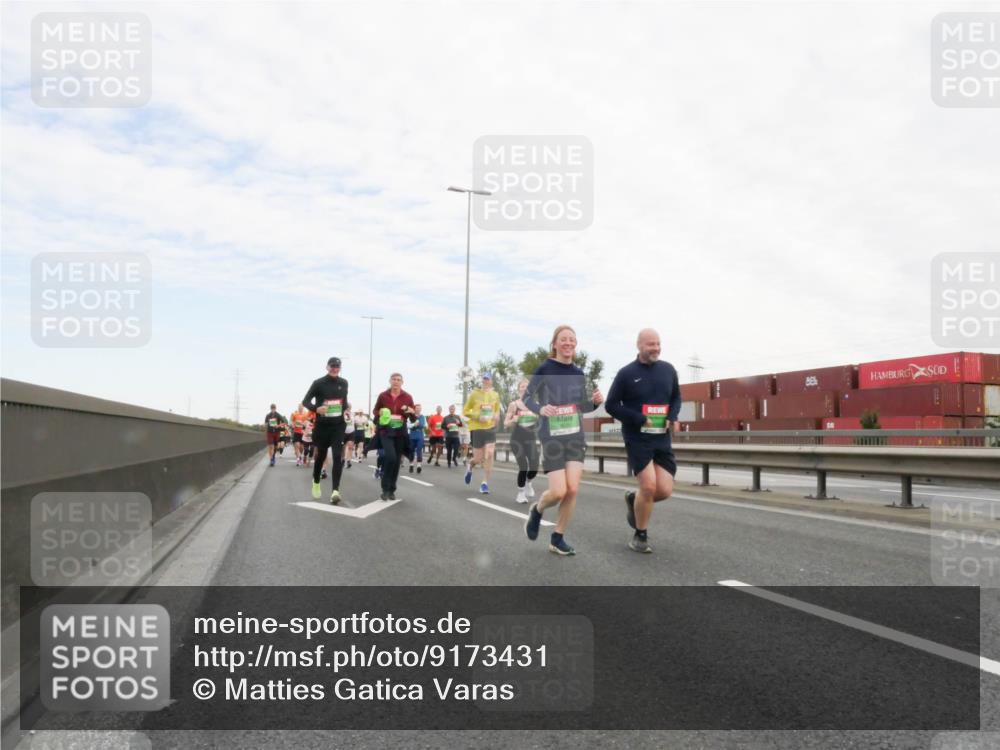 03.10.2025 - Köhlbrandbrückenlauf Matties Gatica Varas http://msf.ph/oto/9173431 03.10.2025 15:26:55 Position 3  meine-sportfotos.de
