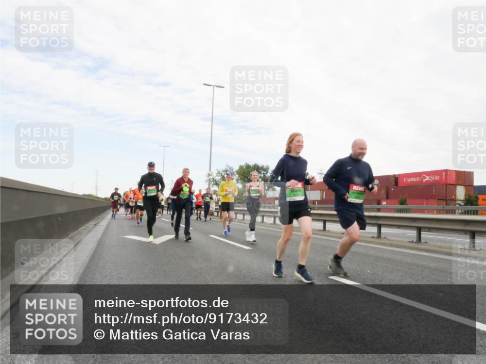 03.10.2025 - Köhlbrandbrückenlauf Matties Gatica Varas http://msf.ph/oto/9173432 03.10.2025 15:26:56 Position 3  meine-sportfotos.de