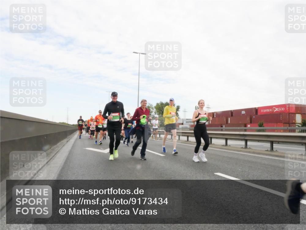 03.10.2025 - Köhlbrandbrückenlauf Matties Gatica Varas http://msf.ph/oto/9173434 03.10.2025 15:26:57 Position 3  meine-sportfotos.de