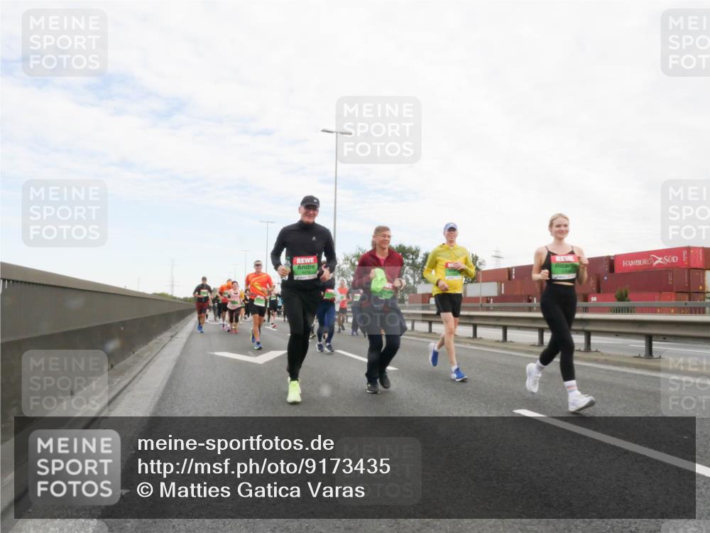 03.10.2025 - Köhlbrandbrückenlauf Matties Gatica Varas http://msf.ph/oto/9173435 03.10.2025 15:26:57 Position 3  meine-sportfotos.de
