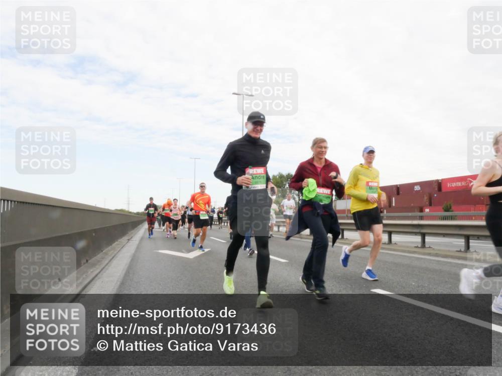 03.10.2025 - Köhlbrandbrückenlauf Matties Gatica Varas http://msf.ph/oto/9173436 03.10.2025 15:26:58 Position 3  meine-sportfotos.de