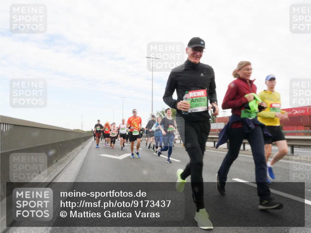 03.10.2025 - Köhlbrandbrückenlauf Matties Gatica Varas http://msf.ph/oto/9173437 03.10.2025 15:26:58 Position 3 8876 meine-sportfotos.de
