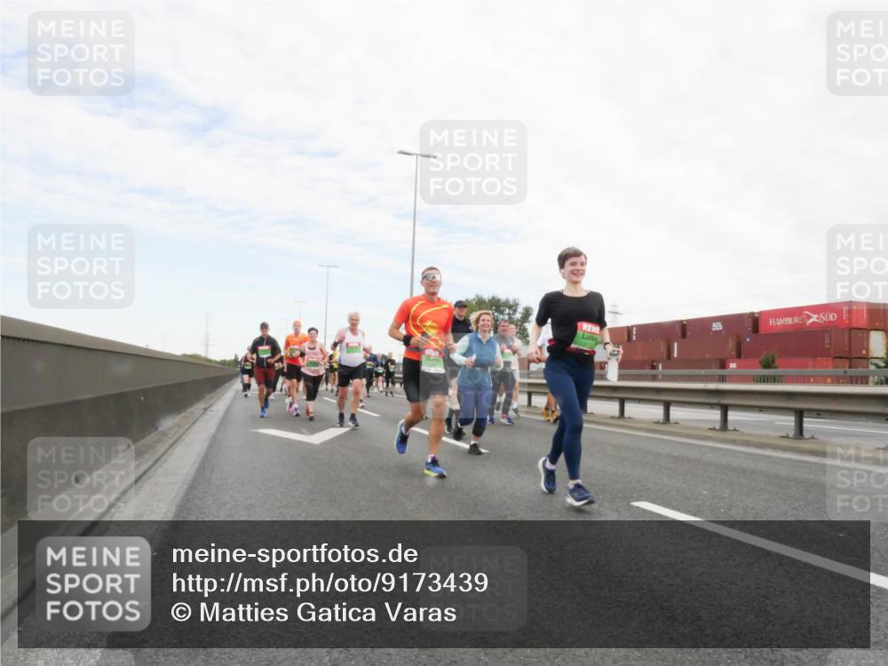 03.10.2025 - Köhlbrandbrückenlauf Matties Gatica Varas http://msf.ph/oto/9173439 03.10.2025 15:26:59 Position 3  meine-sportfotos.de