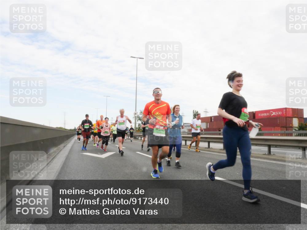 03.10.2025 - Köhlbrandbrückenlauf Matties Gatica Varas http://msf.ph/oto/9173440 03.10.2025 15:27:00 Position 3  meine-sportfotos.de