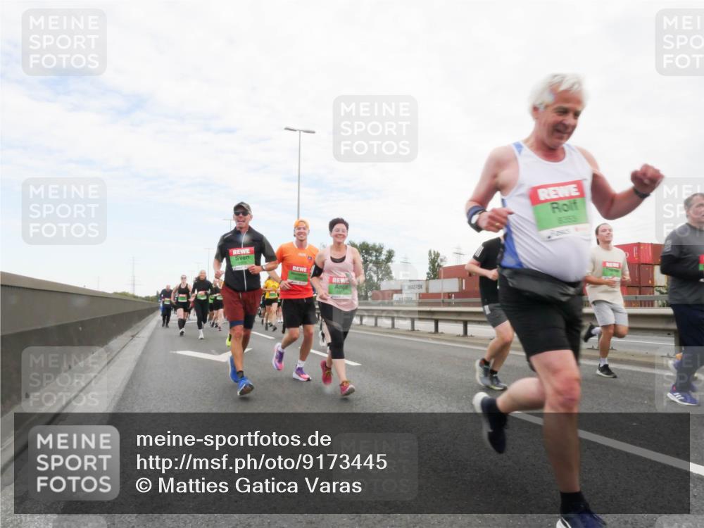 03.10.2025 - Köhlbrandbrückenlauf Matties Gatica Varas http://msf.ph/oto/9173445 03.10.2025 15:27:02 Position 3 6353 meine-sportfotos.de
