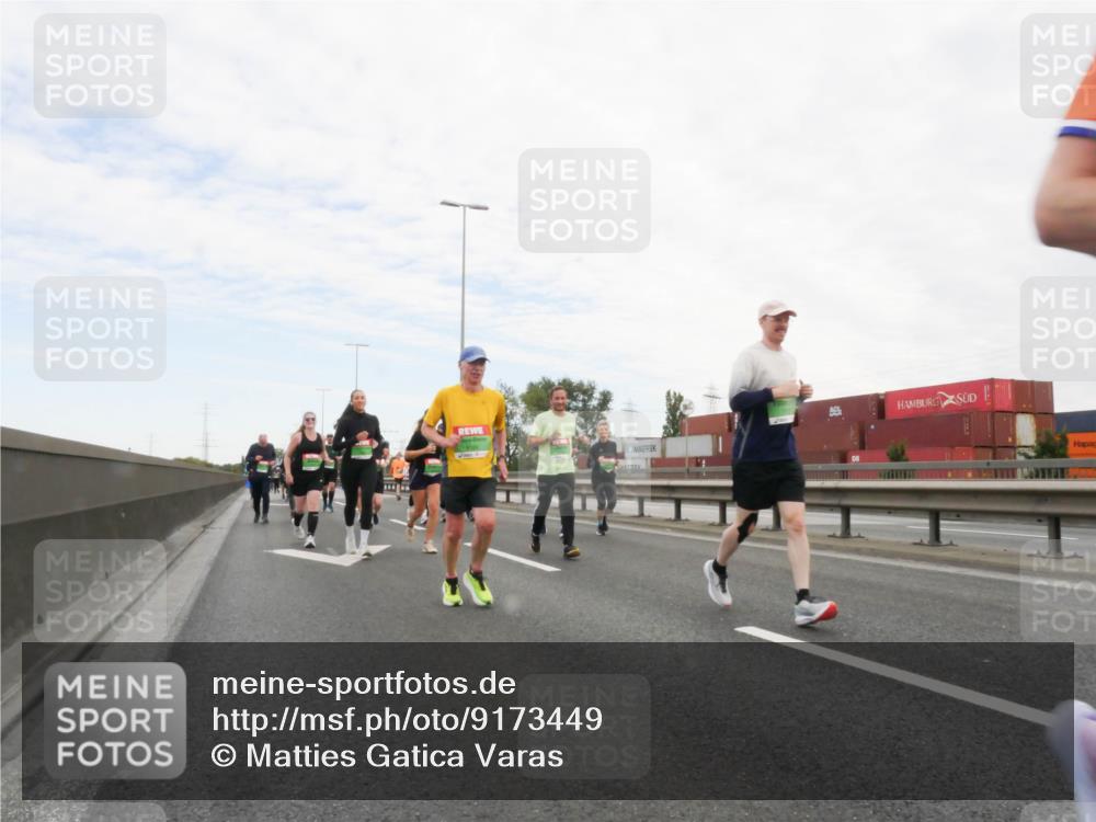 03.10.2025 - Köhlbrandbrückenlauf Matties Gatica Varas http://msf.ph/oto/9173449 03.10.2025 15:27:04 Position 3  meine-sportfotos.de