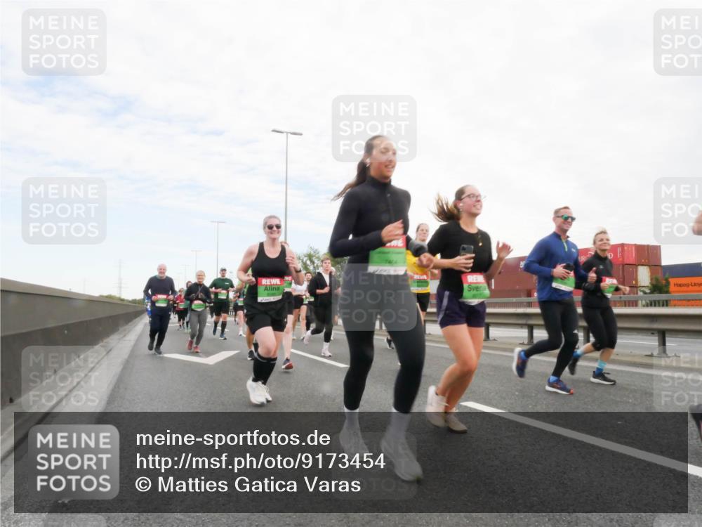 03.10.2025 - Köhlbrandbrückenlauf Matties Gatica Varas http://msf.ph/oto/9173454 03.10.2025 15:27:06 Position 3  meine-sportfotos.de