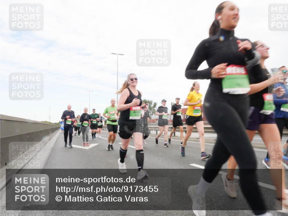 03.10.2025 - Köhlbrandbrückenlauf Matties Gatica Varas http://msf.ph/oto/9173455 03.10.2025 15:27:07 Position 3  meine-sportfotos.de