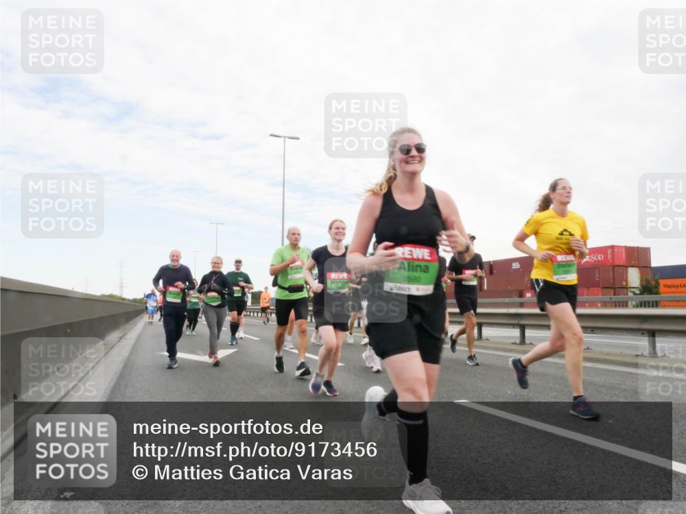 03.10.2025 - Köhlbrandbrückenlauf Matties Gatica Varas http://msf.ph/oto/9173456 03.10.2025 15:27:07 Position 3 8680 meine-sportfotos.de