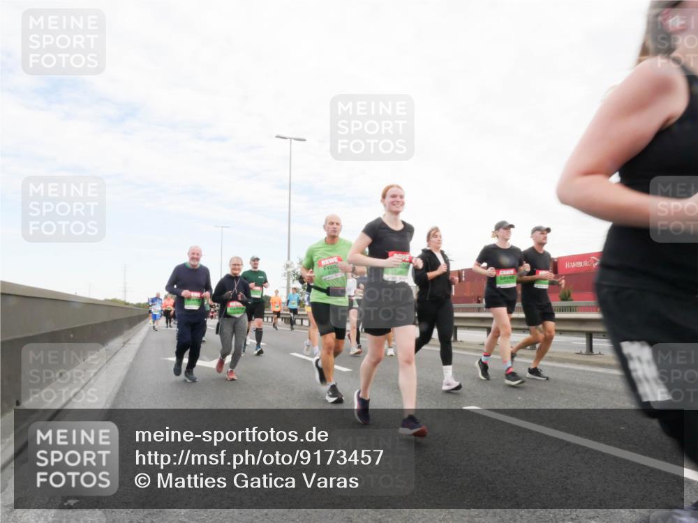 03.10.2025 - Köhlbrandbrückenlauf Matties Gatica Varas http://msf.ph/oto/9173457 03.10.2025 15:27:08 Position 3  meine-sportfotos.de
