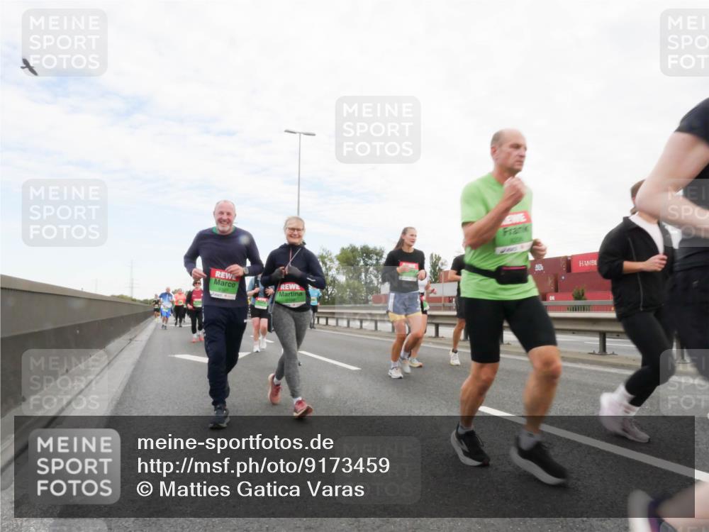 03.10.2025 - Köhlbrandbrückenlauf Matties Gatica Varas http://msf.ph/oto/9173459 03.10.2025 15:27:09 Position 3  meine-sportfotos.de