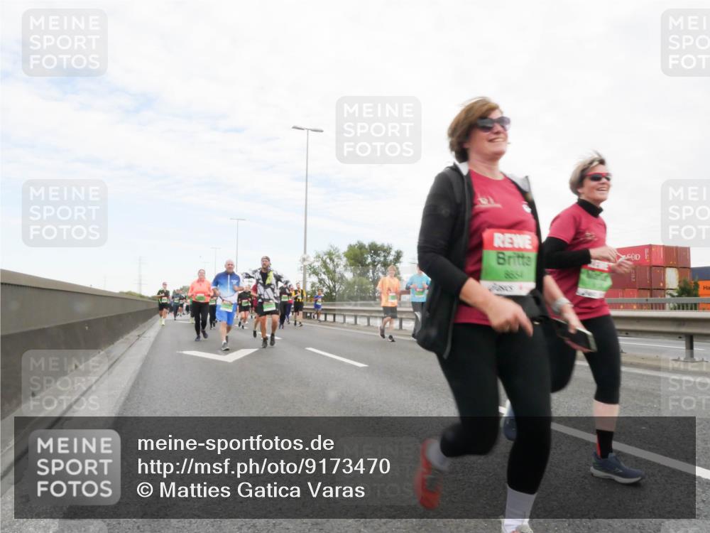 03.10.2025 - Köhlbrandbrückenlauf Matties Gatica Varas http://msf.ph/oto/9173470 03.10.2025 15:27:14 Position 3 8684 meine-sportfotos.de