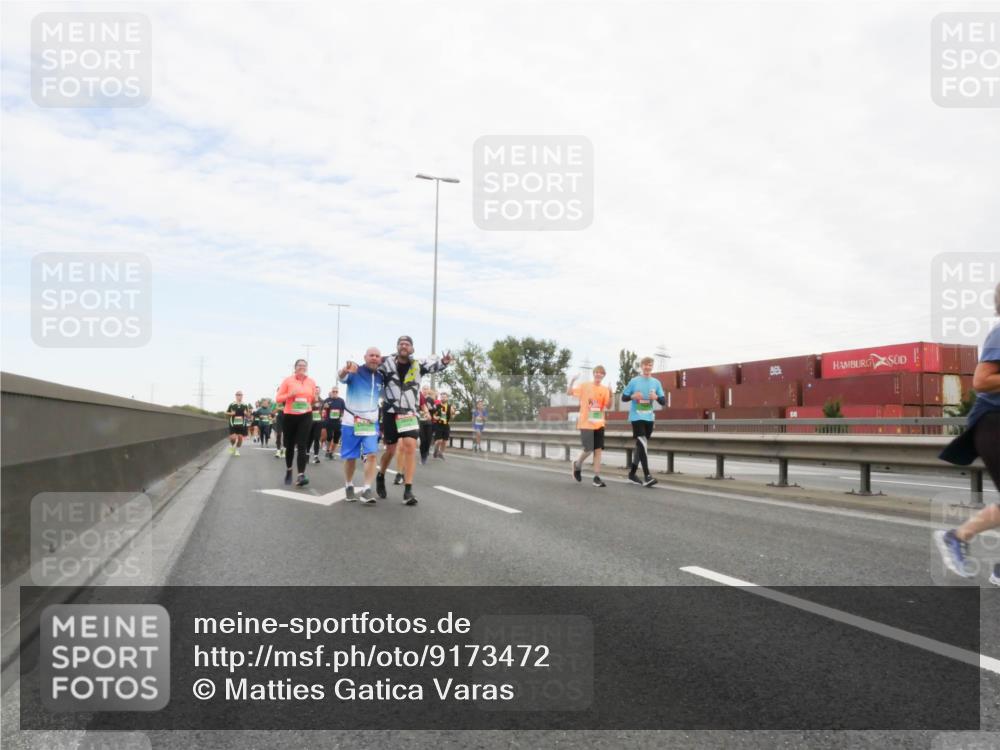 03.10.2025 - Köhlbrandbrückenlauf Matties Gatica Varas http://msf.ph/oto/9173472 03.10.2025 15:27:15 Position 3  meine-sportfotos.de