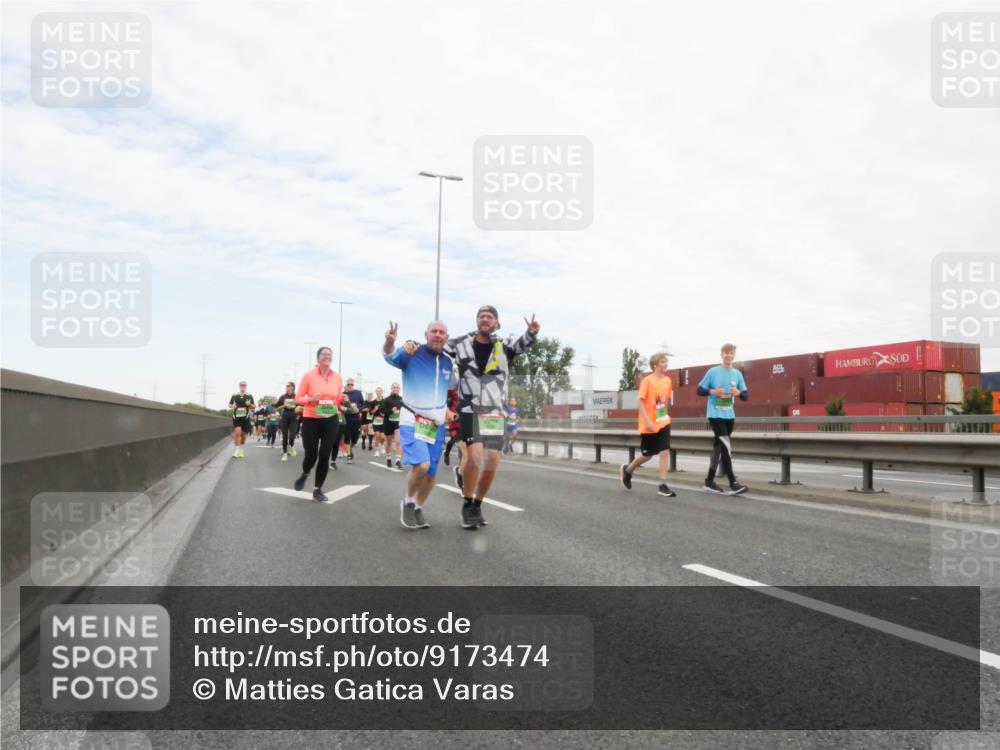03.10.2025 - Köhlbrandbrückenlauf Matties Gatica Varas http://msf.ph/oto/9173474 03.10.2025 15:27:16 Position 3  meine-sportfotos.de