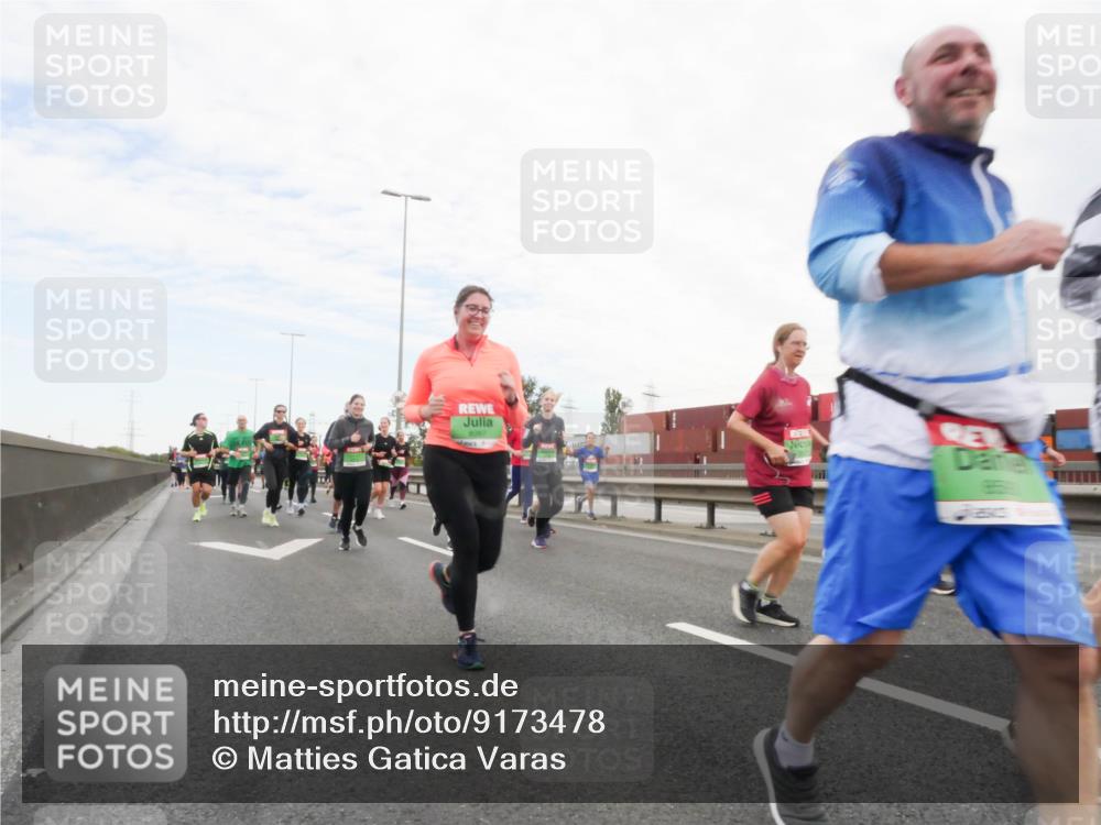 03.10.2025 - Köhlbrandbrückenlauf Matties Gatica Varas http://msf.ph/oto/9173478 03.10.2025 15:27:18 Position 3  meine-sportfotos.de