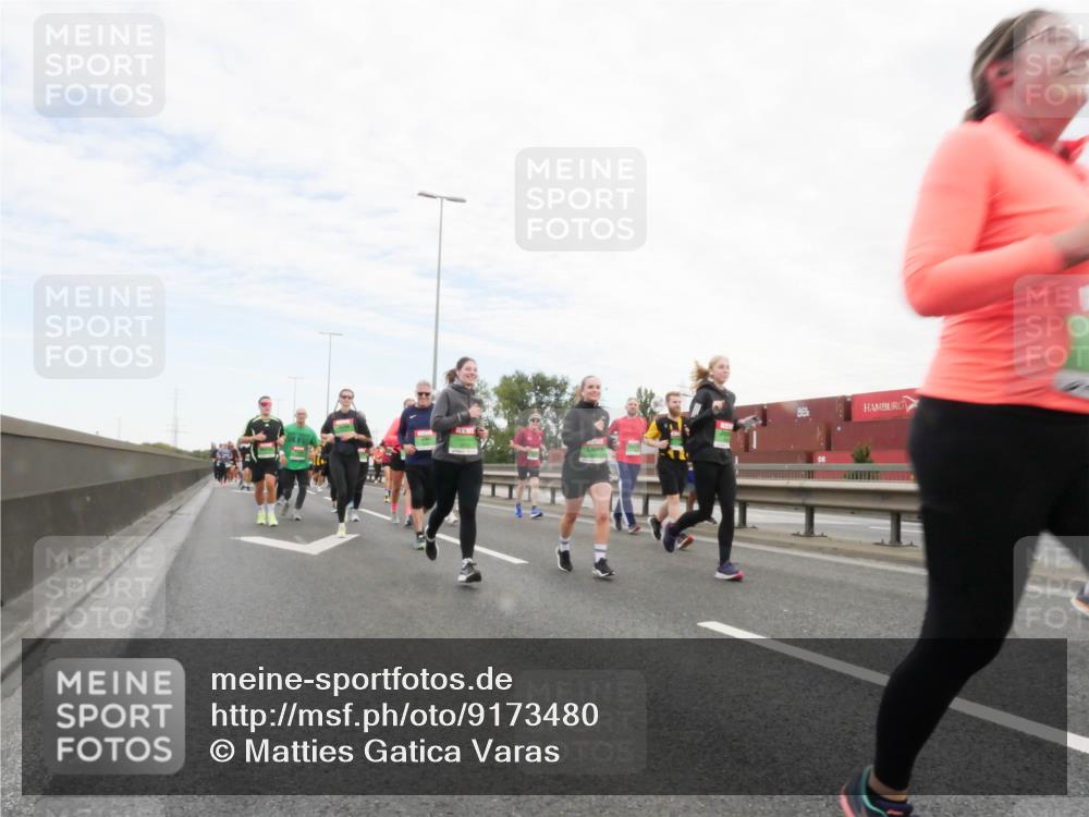 03.10.2025 - Köhlbrandbrückenlauf Matties Gatica Varas http://msf.ph/oto/9173480 03.10.2025 15:27:19 Position 3  meine-sportfotos.de