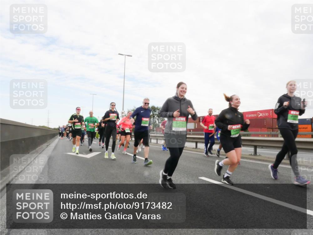 03.10.2025 - Köhlbrandbrückenlauf Matties Gatica Varas http://msf.ph/oto/9173482 03.10.2025 15:27:20 Position 3 9709 meine-sportfotos.de