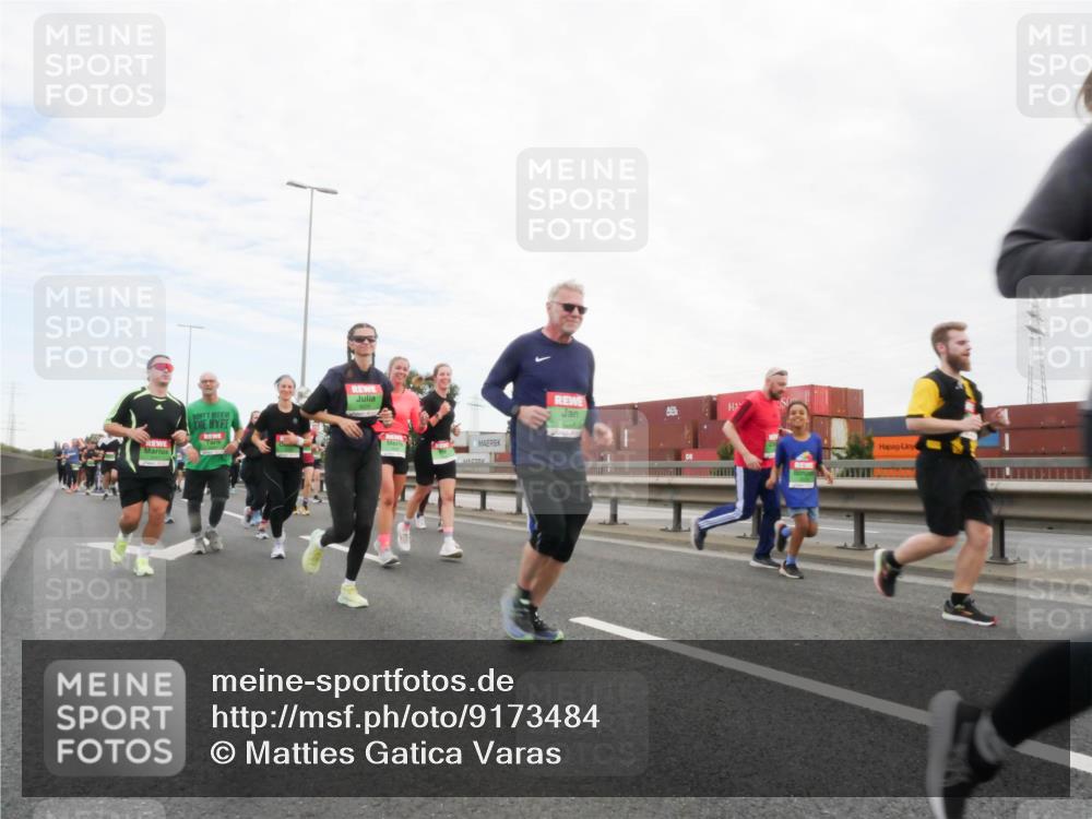03.10.2025 - Köhlbrandbrückenlauf Matties Gatica Varas http://msf.ph/oto/9173484 03.10.2025 15:27:21 Position 3  meine-sportfotos.de