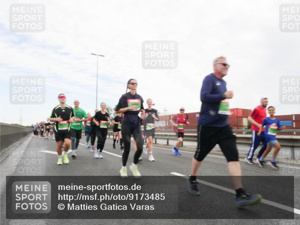 03.10.2025 - Köhlbrandbrückenlauf Matties Gatica Varas http://msf.ph/oto/9173485 03.10.2025 15:27:21 Position 3  meine-sportfotos.de