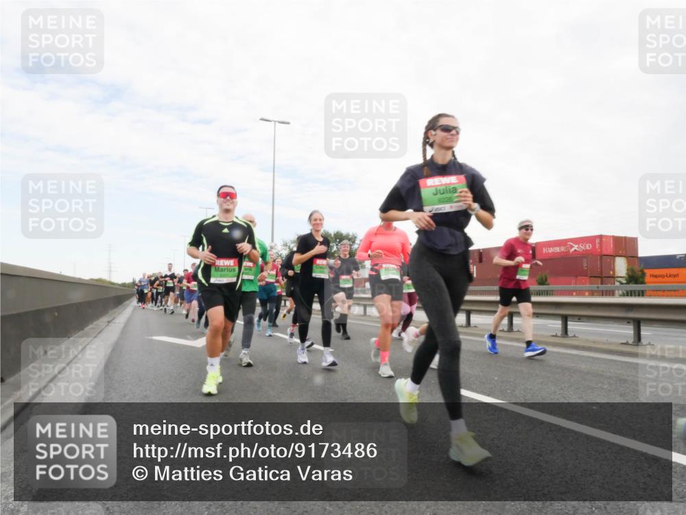 03.10.2025 - Köhlbrandbrückenlauf Matties Gatica Varas http://msf.ph/oto/9173486 03.10.2025 15:27:22 Position 3 8226, 980 meine-sportfotos.de