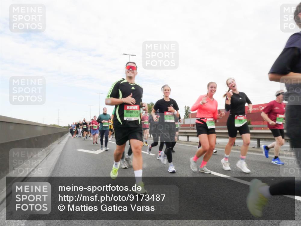 03.10.2025 - Köhlbrandbrückenlauf Matties Gatica Varas http://msf.ph/oto/9173487 03.10.2025 15:27:22 Position 3 8201 meine-sportfotos.de