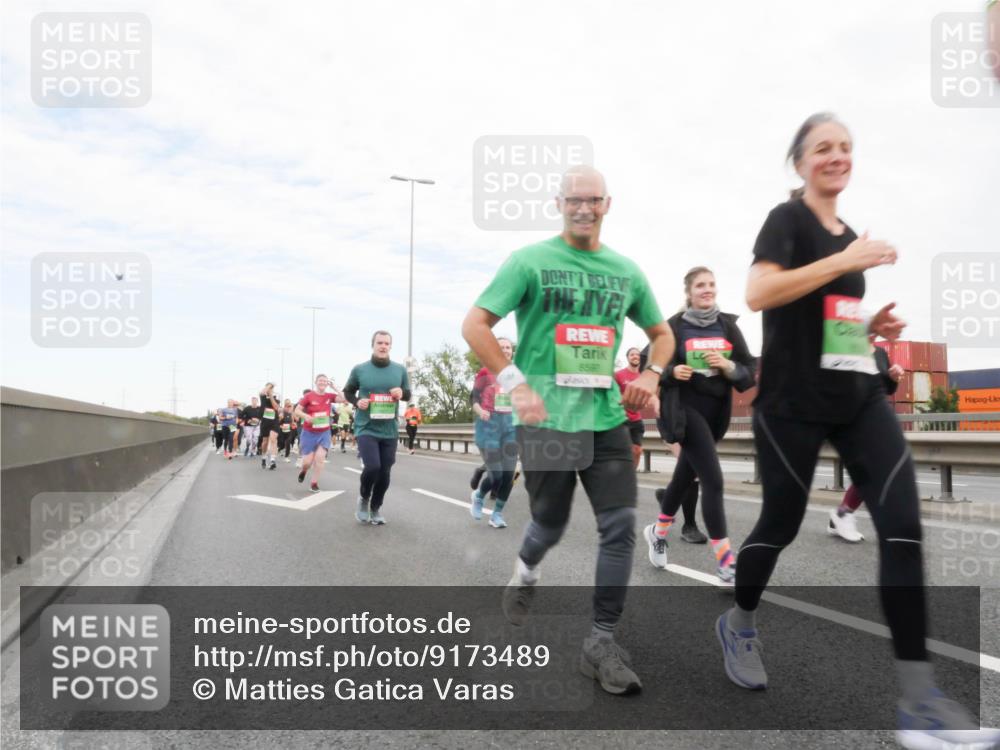03.10.2025 - Köhlbrandbrückenlauf Matties Gatica Varas http://msf.ph/oto/9173489 03.10.2025 15:27:23 Position 3 8587 meine-sportfotos.de