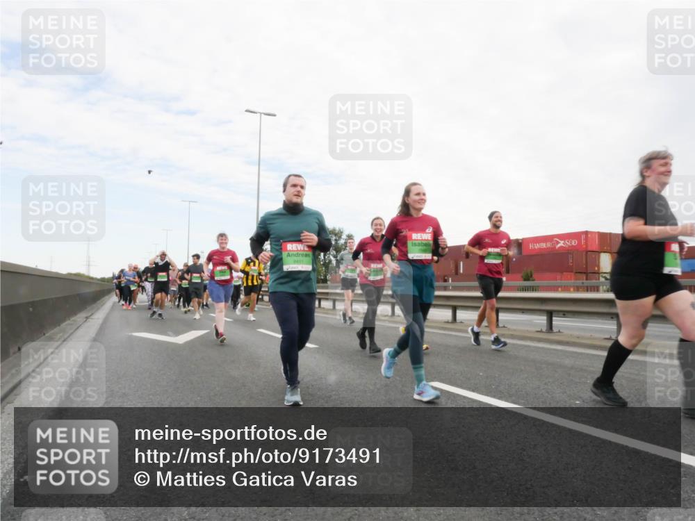 03.10.2025 - Köhlbrandbrückenlauf Matties Gatica Varas http://msf.ph/oto/9173491 03.10.2025 15:27:24 Position 3 8411 meine-sportfotos.de