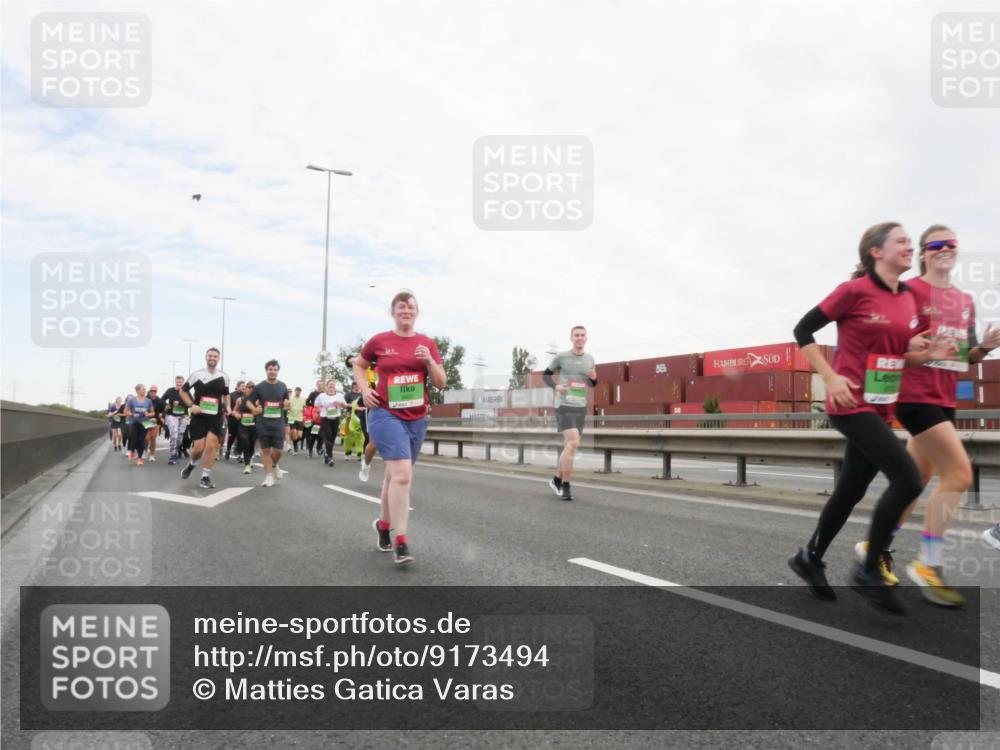 03.10.2025 - Köhlbrandbrückenlauf Matties Gatica Varas http://msf.ph/oto/9173494 03.10.2025 15:27:26 Position 3  meine-sportfotos.de