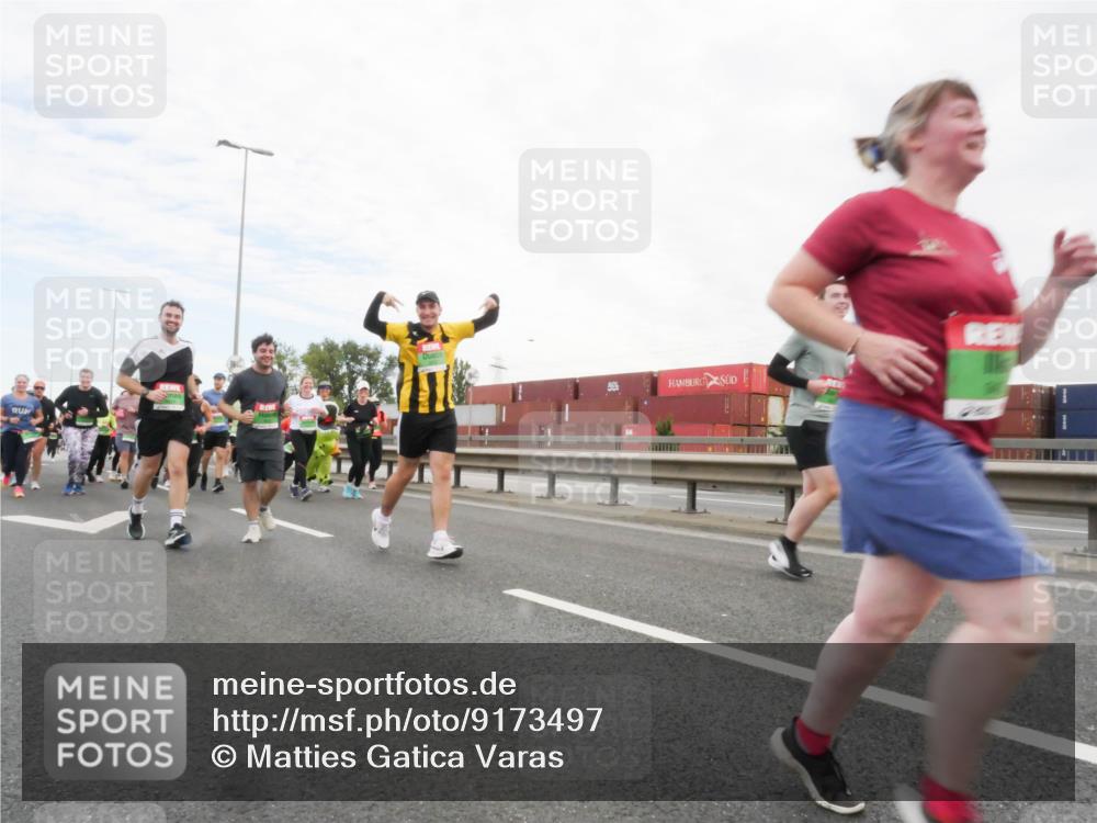 03.10.2025 - Köhlbrandbrückenlauf Matties Gatica Varas http://msf.ph/oto/9173497 03.10.2025 15:27:27 Position 3  meine-sportfotos.de