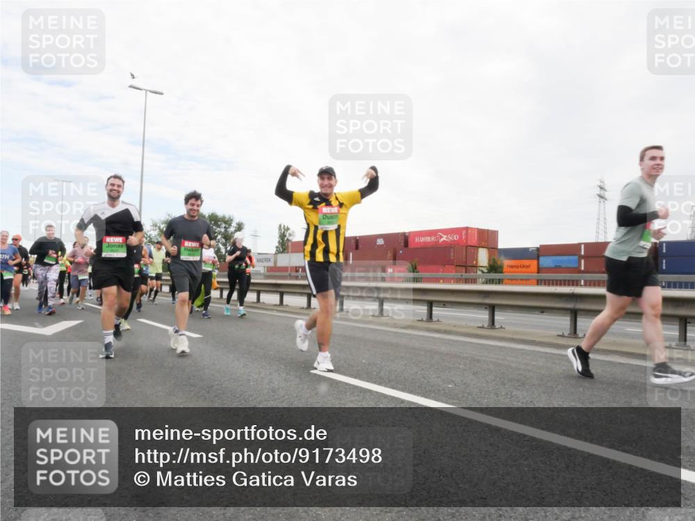 03.10.2025 - Köhlbrandbrückenlauf Matties Gatica Varas http://msf.ph/oto/9173498 03.10.2025 15:27:28 Position 3  meine-sportfotos.de