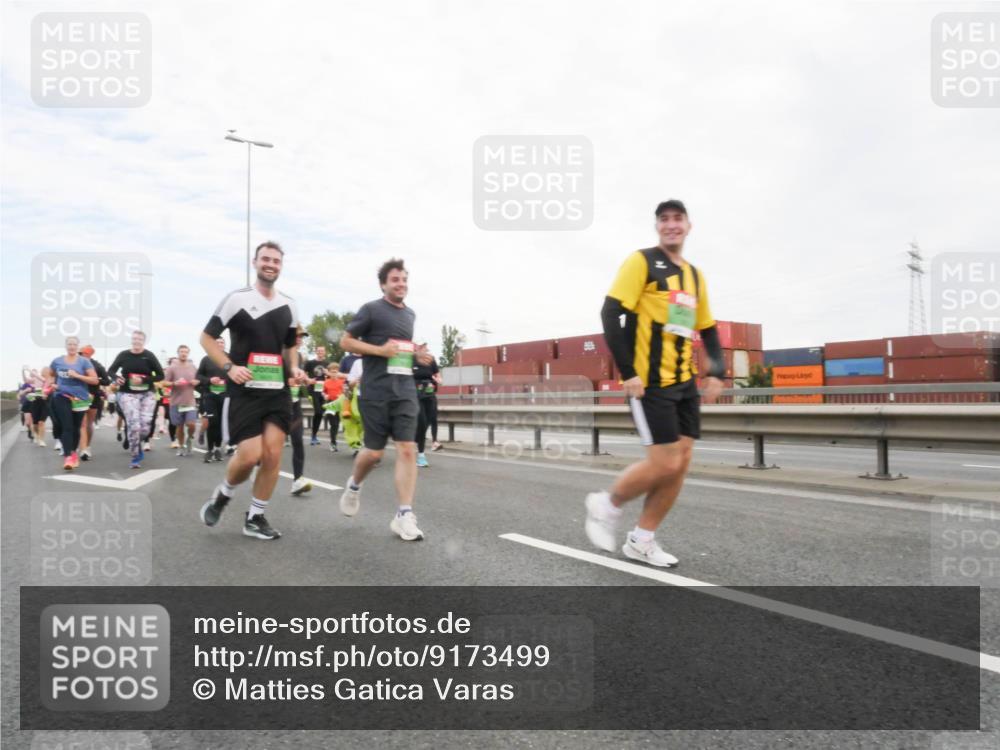03.10.2025 - Köhlbrandbrückenlauf Matties Gatica Varas http://msf.ph/oto/9173499 03.10.2025 15:27:28 Position 3  meine-sportfotos.de