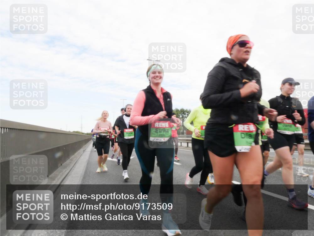 03.10.2025 - Köhlbrandbrückenlauf Matties Gatica Varas http://msf.ph/oto/9173509 03.10.2025 15:27:33 Position 3 8320 meine-sportfotos.de
