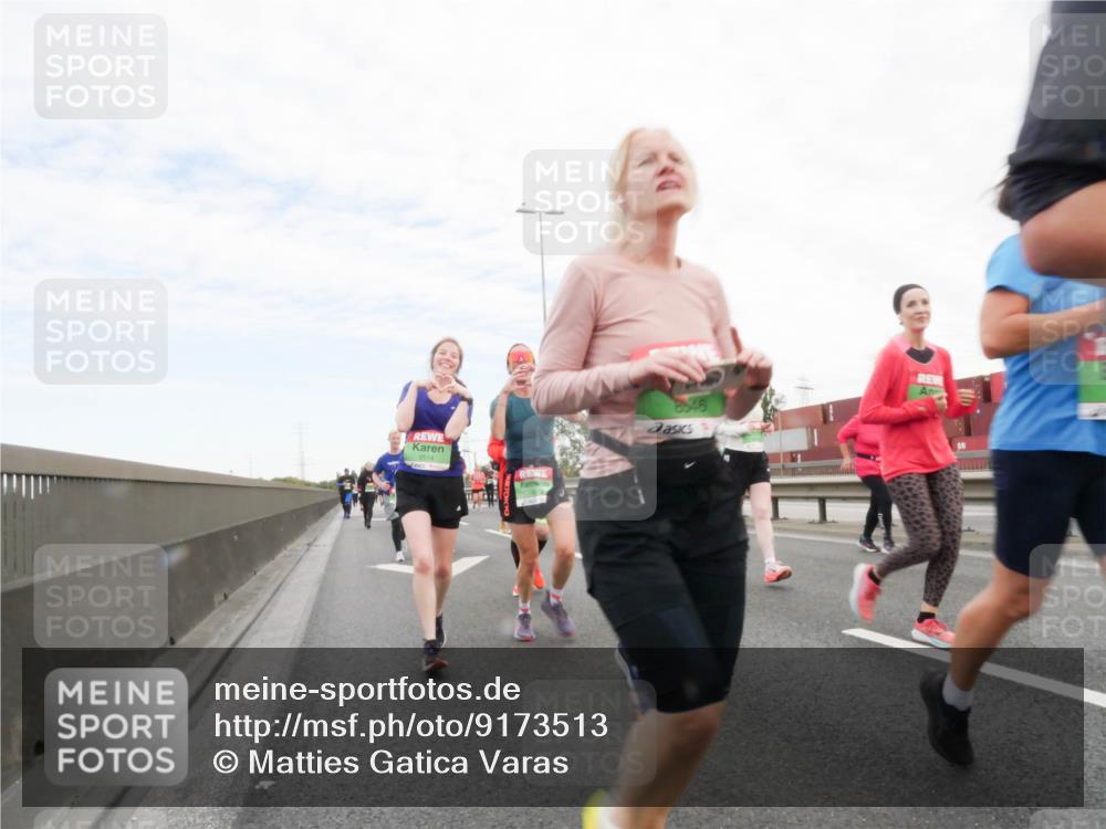 03.10.2025 - Köhlbrandbrückenlauf Matties Gatica Varas http://msf.ph/oto/9173513 03.10.2025 15:27:35 Position 3 8546 meine-sportfotos.de