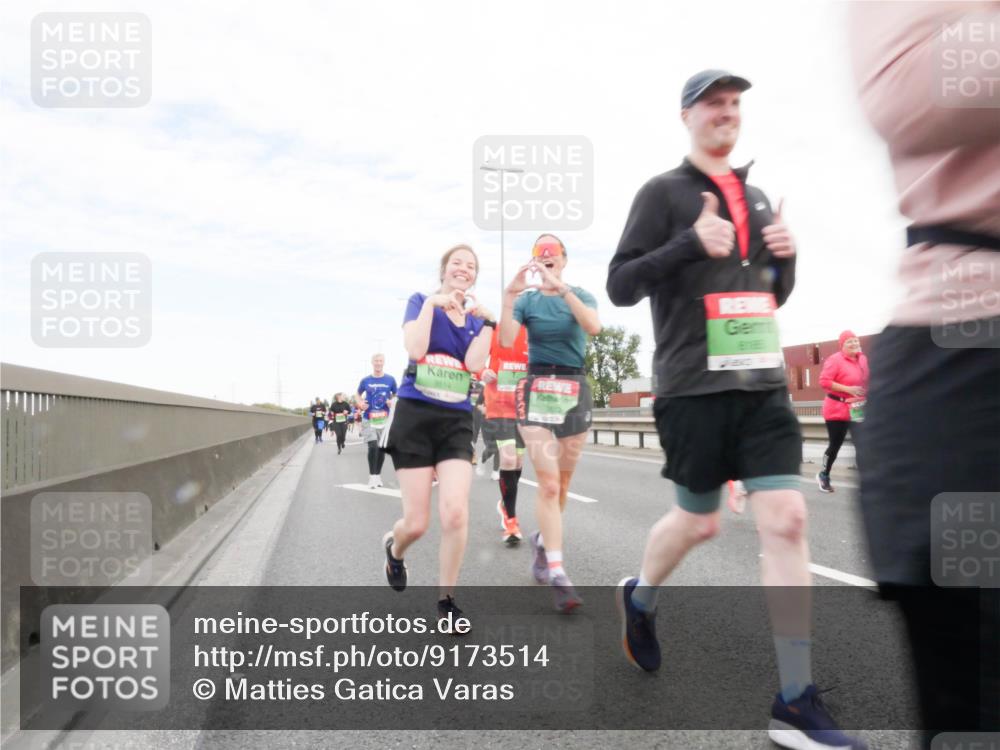 03.10.2025 - Köhlbrandbrückenlauf Matties Gatica Varas http://msf.ph/oto/9173514 03.10.2025 15:27:35 Position 3  meine-sportfotos.de